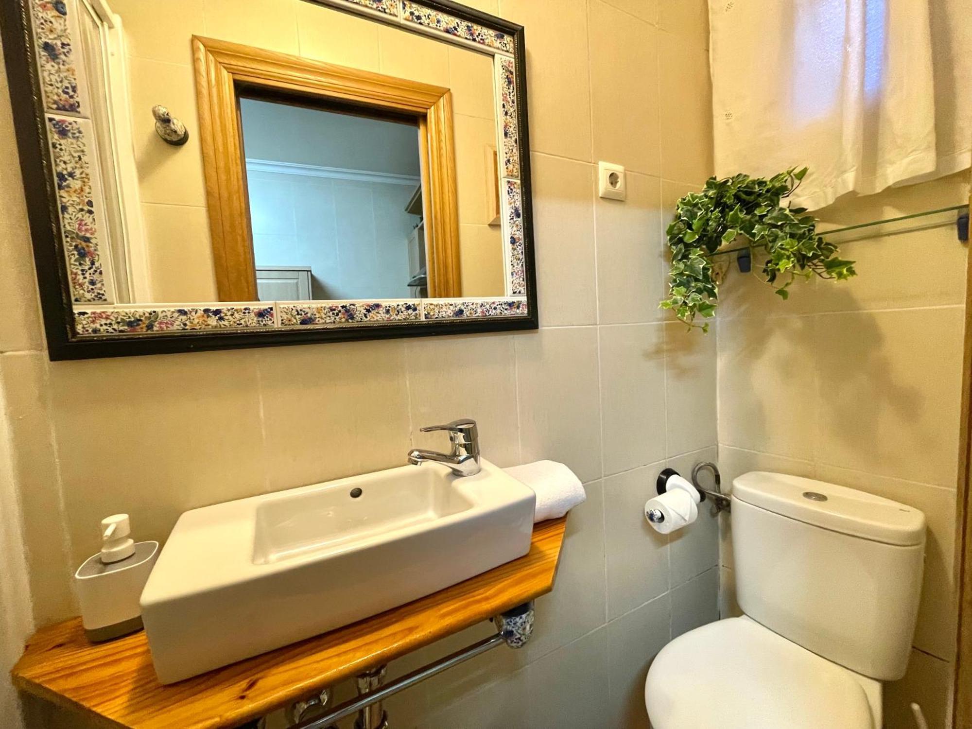 Tranquilo Apartamento Cerca Del Casco Viejo Билбао Екстериор снимка